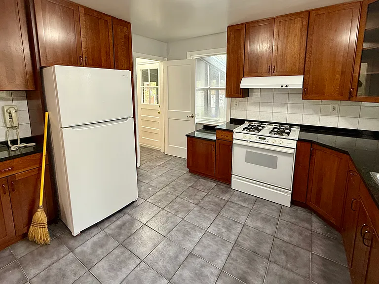 2909 Collins Ave — Photo 18