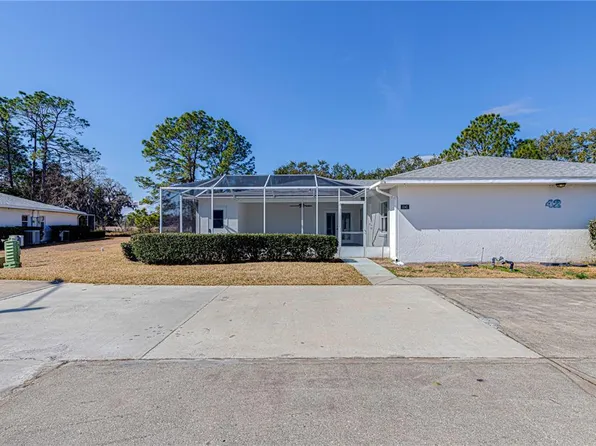 1041 Willow Dr, Leesburg, FL 34748