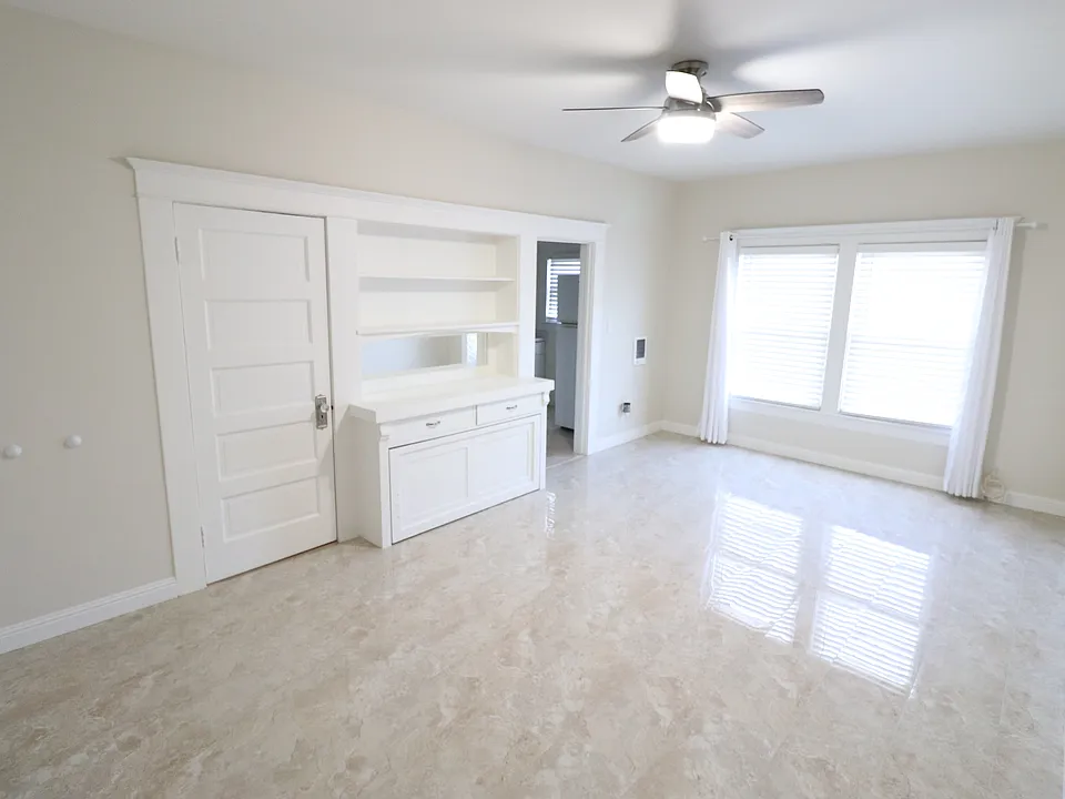 986 E Main St #103