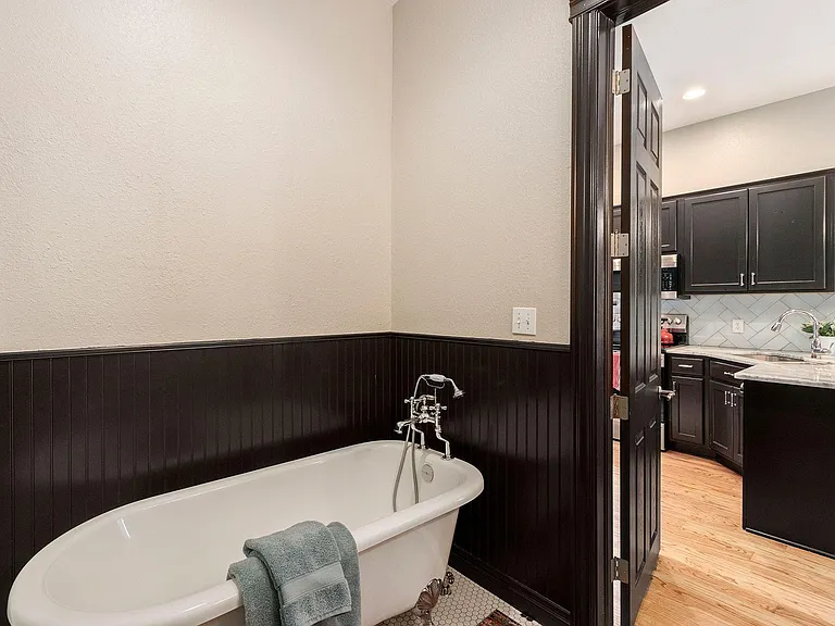 1711 Martin Luther King Blvd — Photo 18