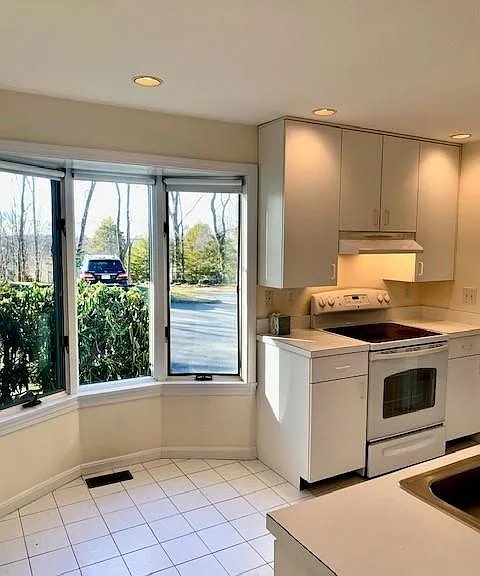 30 Lucille Pl — Photo 2