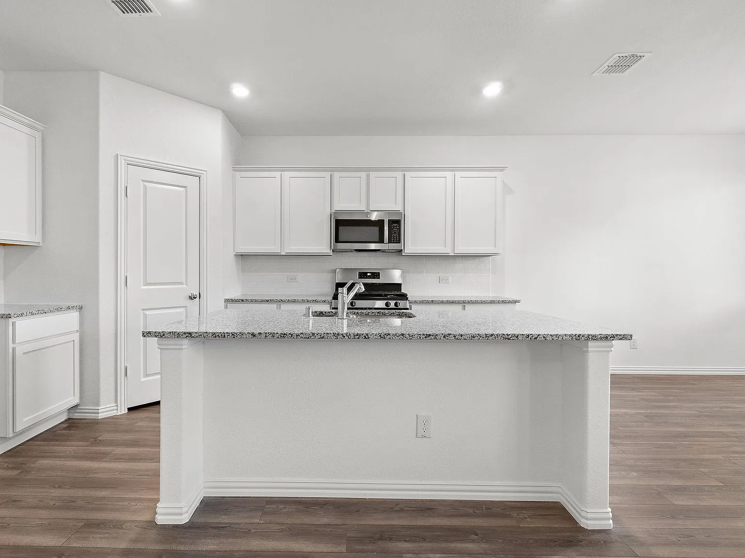 4 bed, 1838 sqft, $2,250 — Photo 4
