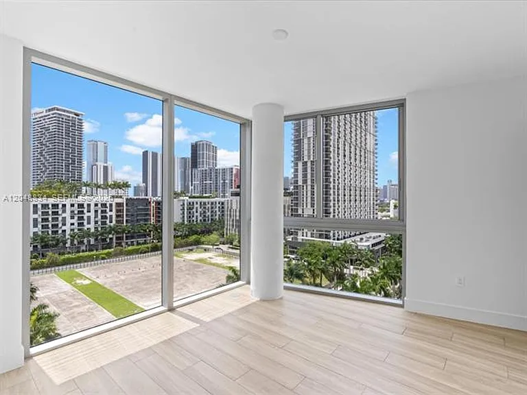 90 NE 32nd St #CU-901 — Photo 17