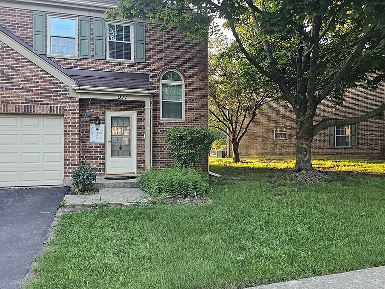 911 Carlisle Ave — Photo 2