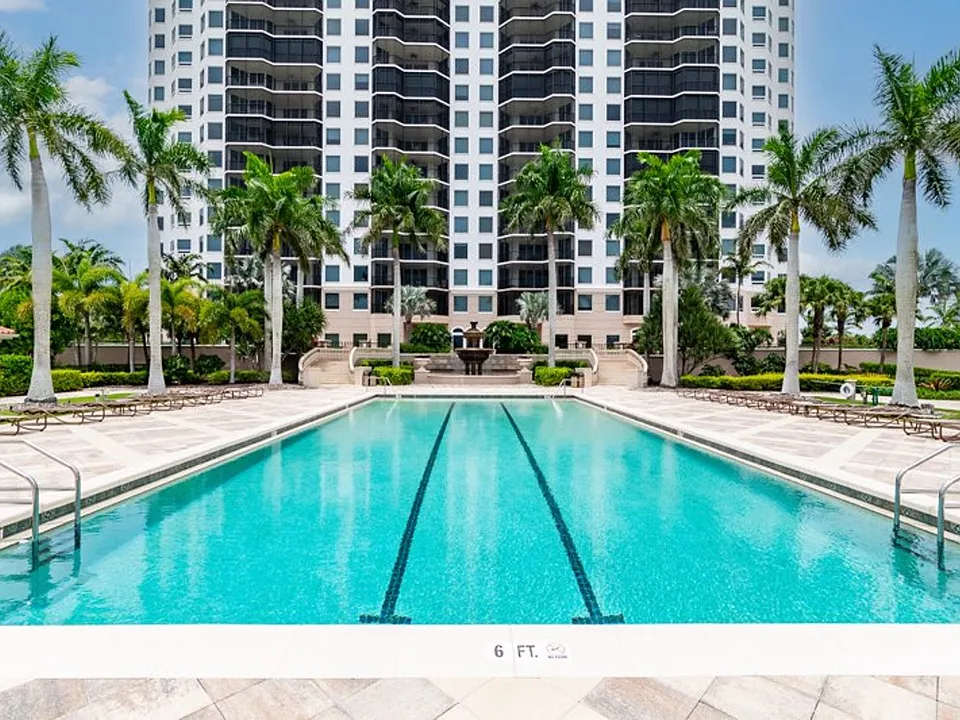 1060 Borghese Ln #802