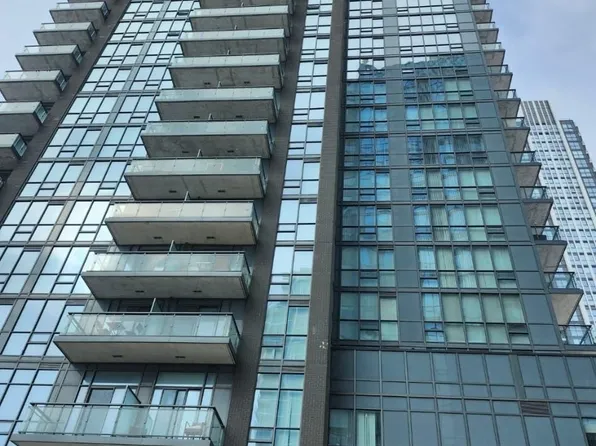 5033 Four Springs Ave #1913, Mississauga, ON L5R 0G6