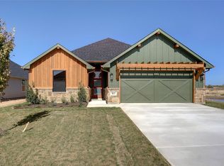 813 Rodgers Ave, Godley, TX 76044