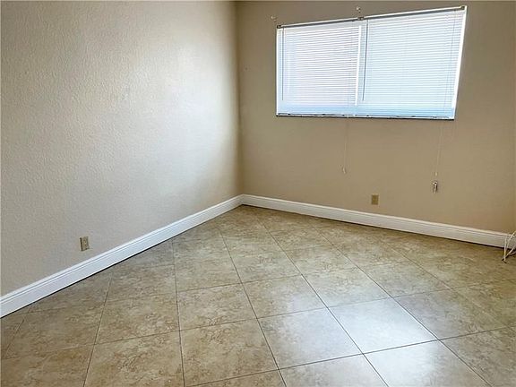 5th image of 4050 NE 12th Ter APT 15-1