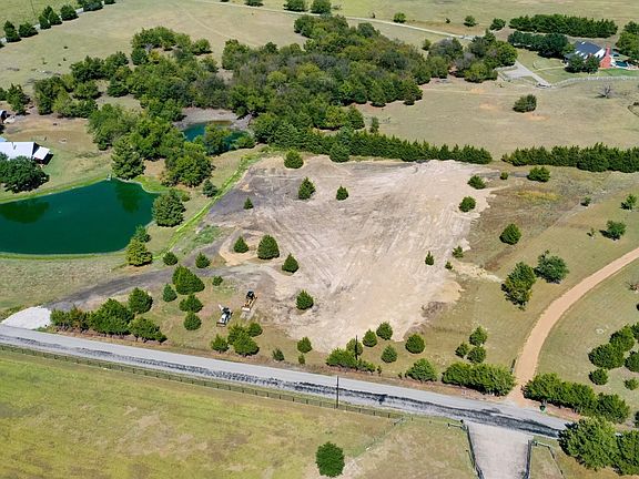 5th image of 265 Cornstalk Rd