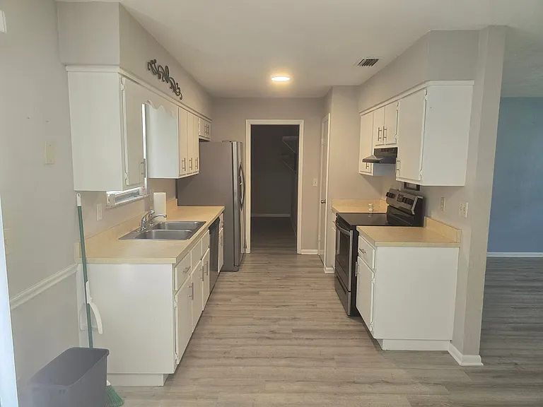 6853 Grove Rd — Photo 7