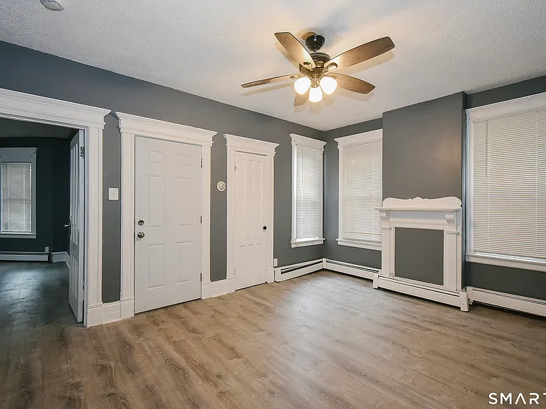 122 Hungerford St — Photo 11