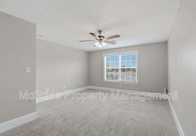438 Bowen Fls — Photo 12