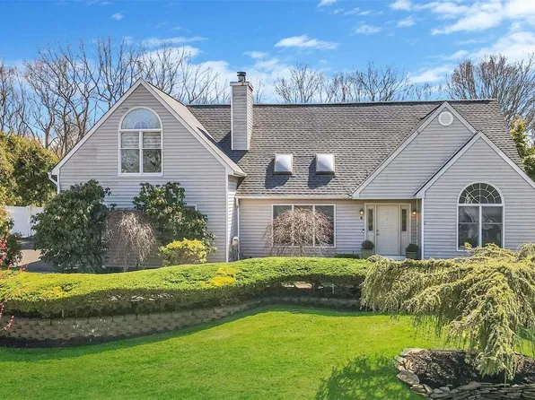 6 Cathedral Court, Middle Island, NY 11953