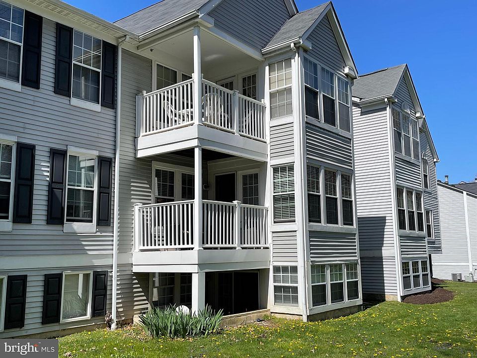 1st image of 901G Woodbridge Ct #901-G