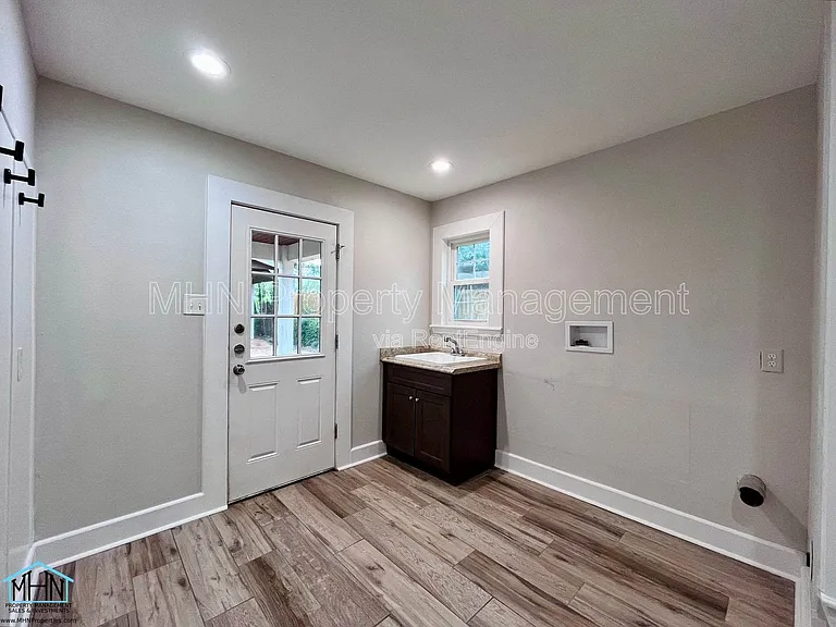 810 Elizabeth Rd — Photo 28