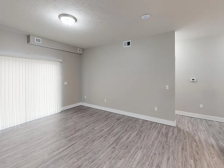 801 W Cedar St — Photo 63