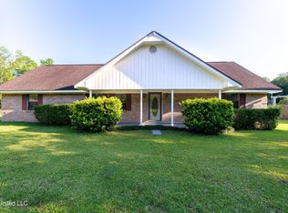 5608 Heathcliff Dr, Moss Point, MS 39562