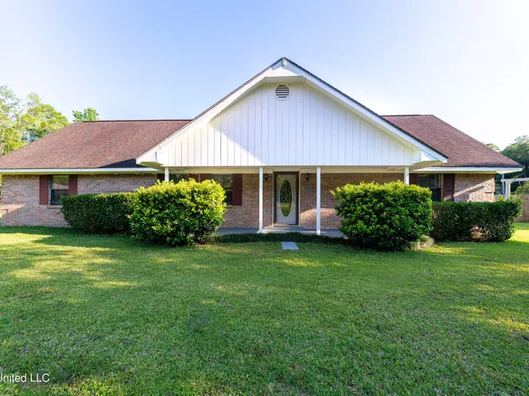 5608 Heathcliff Dr, Moss Point, MS 39562