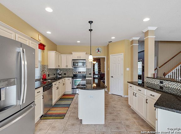 3rd image of 1806 Oakline Dr