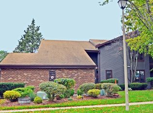 1256 Chartwell Carriage Way N, East Lansing, MI