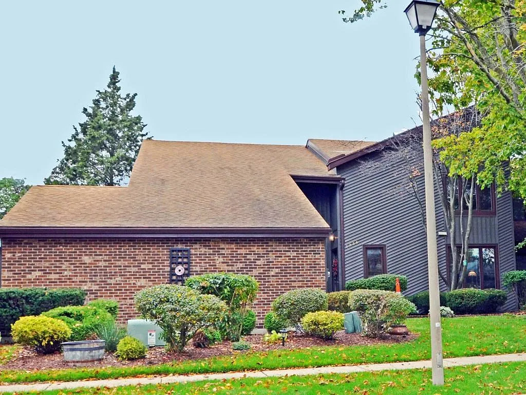 1256 Chartwell Carriage Way N photo 1