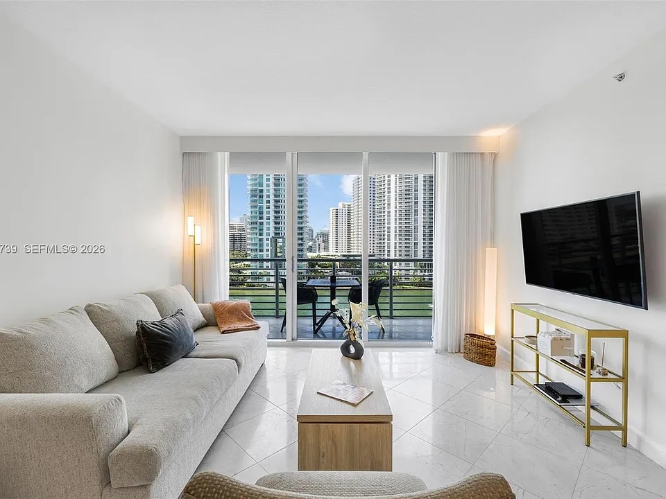 325 S Biscayne Blvd #1019