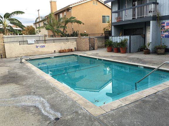 3rd image of 14520 Plummer St Unit 18