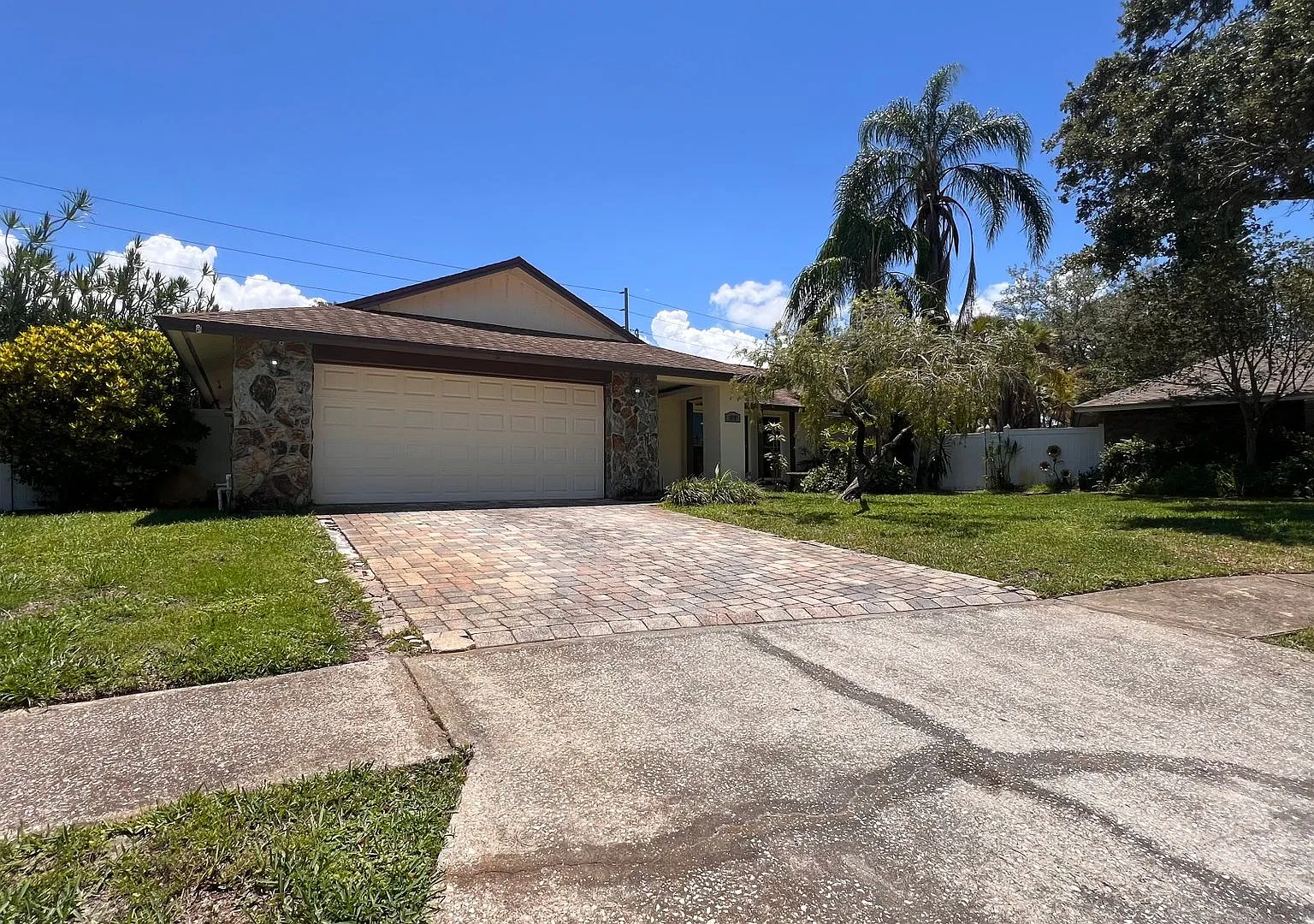 3/2 Pool Home Seminole — Photo 1