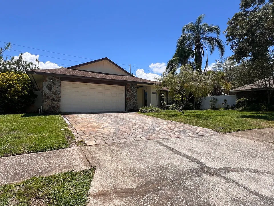 10007 Linden Place Dr