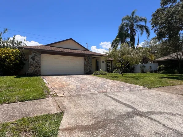 10007 Linden Place Dr, Seminole, FL 33776