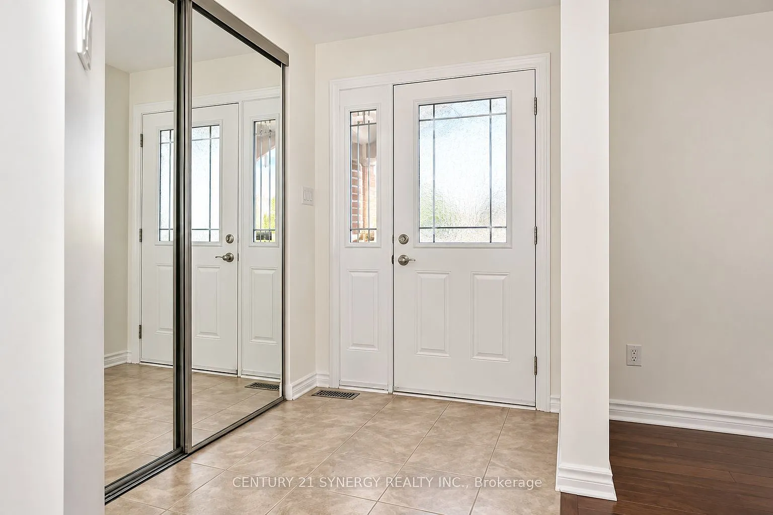 3 bed, $2,700 — Photo 3