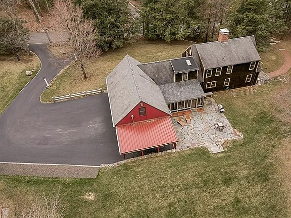 4th image of 73 Champeaux Rd