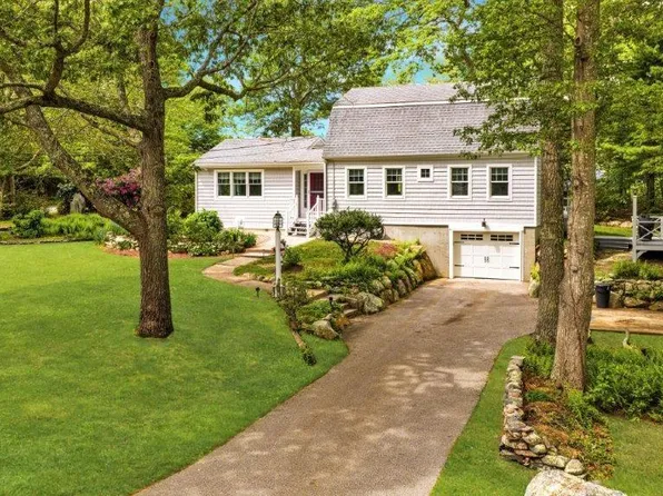 24 Stenton Ave, Westerly, RI 02891