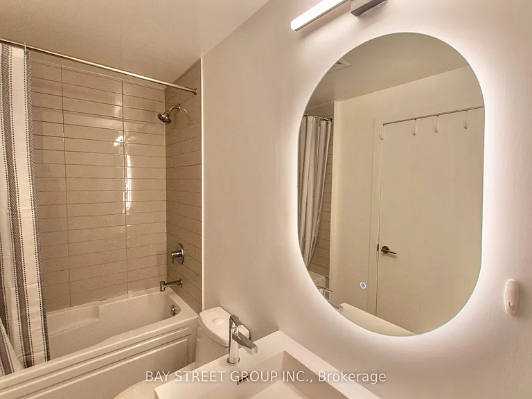 199 Richmond St W #203 — Photo 24