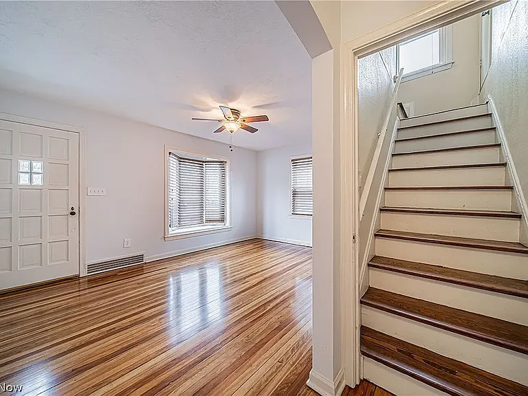 25770 Farringdon Ave — Photo 1