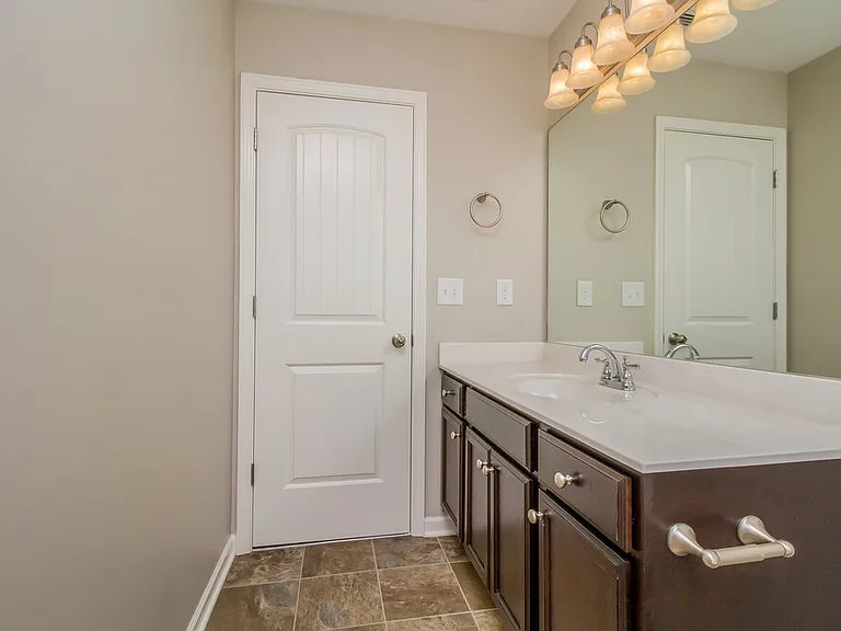 8005 Lakota Ct — Photo 15