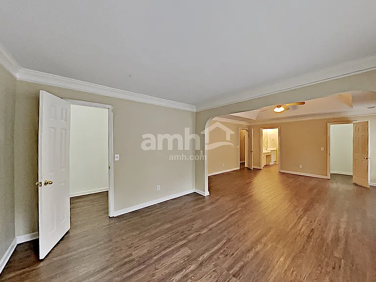 375 Saybrooke Xing — Photo 21