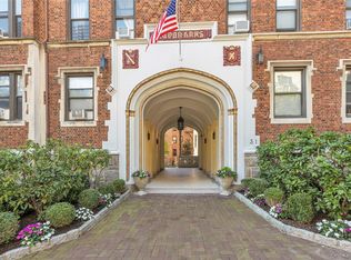 31 Pondfield Rd W #1, Bronxville, NY 10708