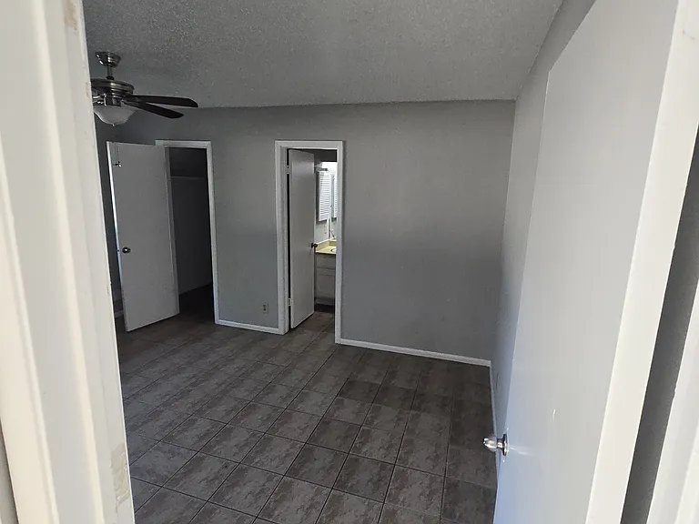 7278 Montgomery Dr — Photo 1