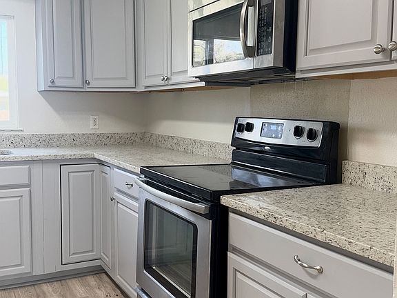 5th image of 743 Olney Dr
