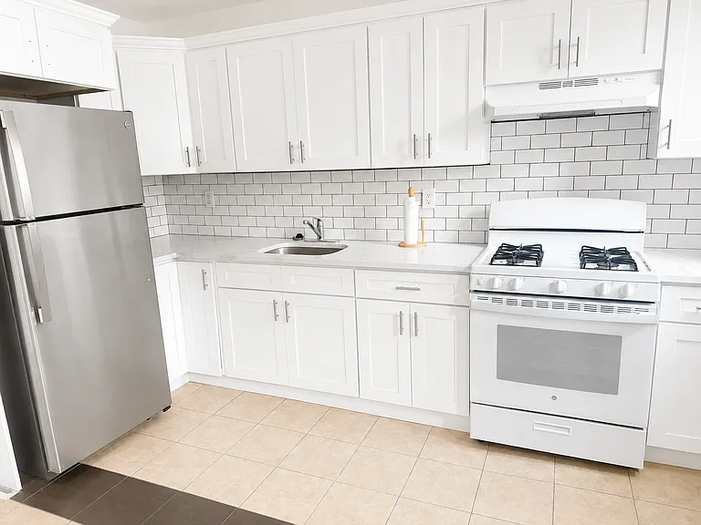 1744 Weeks Ave #1R — Photo 8