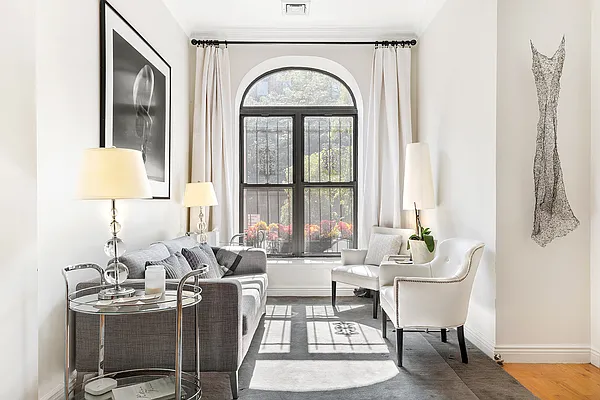 Sold by Compass | media 1