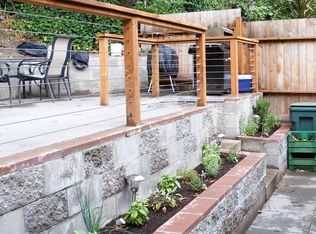 604 N 39th St, Seattle, WA 98103