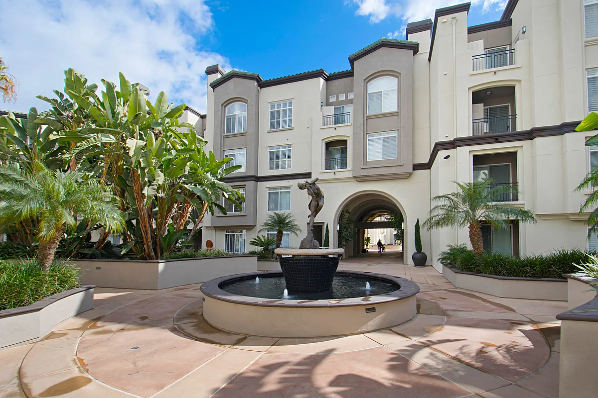 Executive Dr, La Jolla — Photo 1
