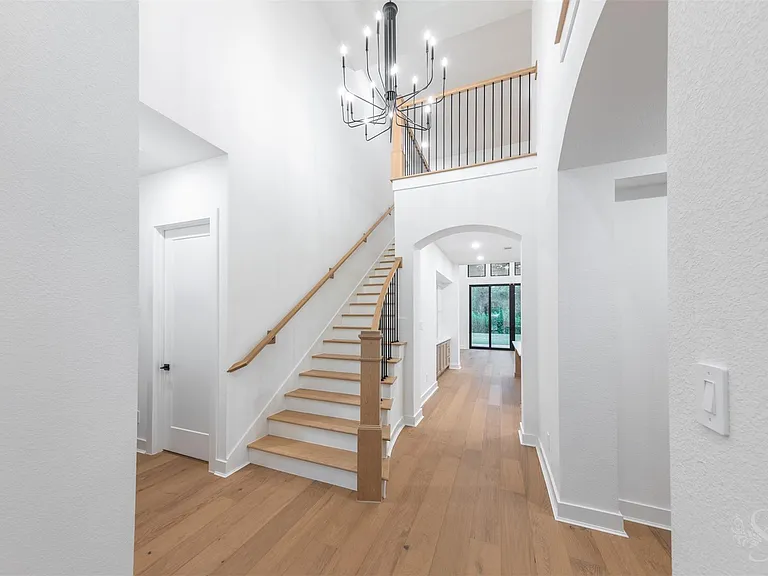 4318 Driftrose Dr — Photo 11