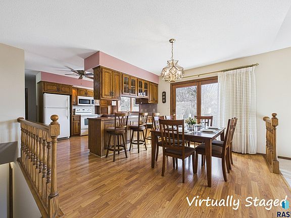 4th image of 2408 E Stanton Dr