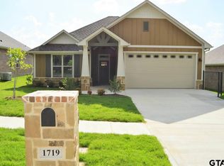 1719 Pine Crst, Tyler, TX 75701