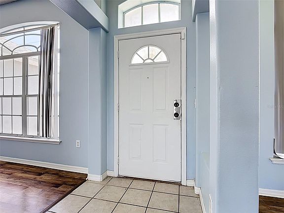 4th image of 1001 Eiffel Ln