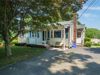 25 Auburn St, West Warwick, RI, 02893