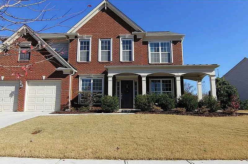 4 bed, 3.0 bath, 2251 sqft, $2,600 — Photo 1